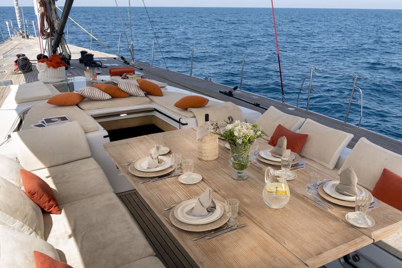 Sailing Yacht Logica