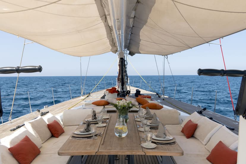 Sailing Yacht Logica