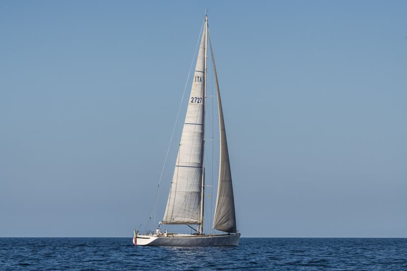 Sailing Yacht Logica