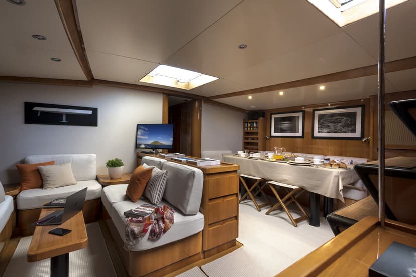 Sailing Yacht Logica