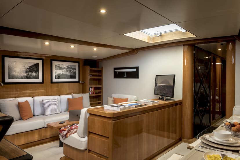 Sailing Yacht Logica