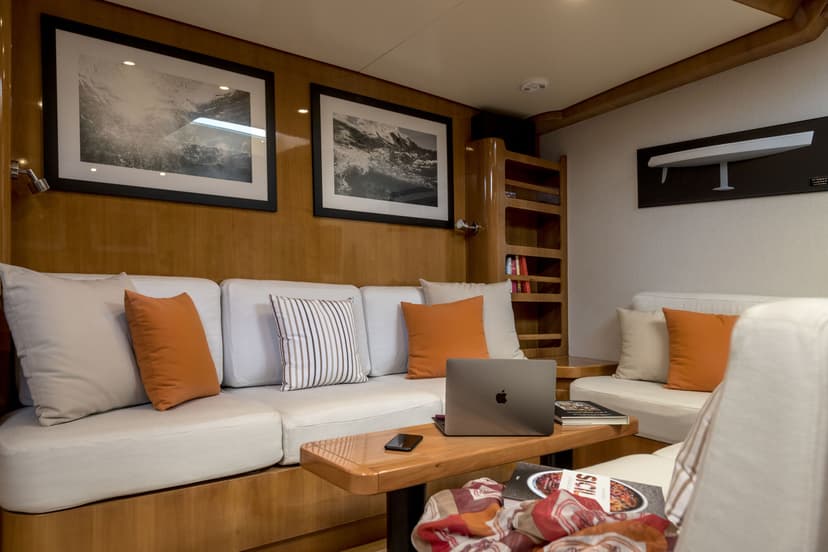 Sailing Yacht Logica