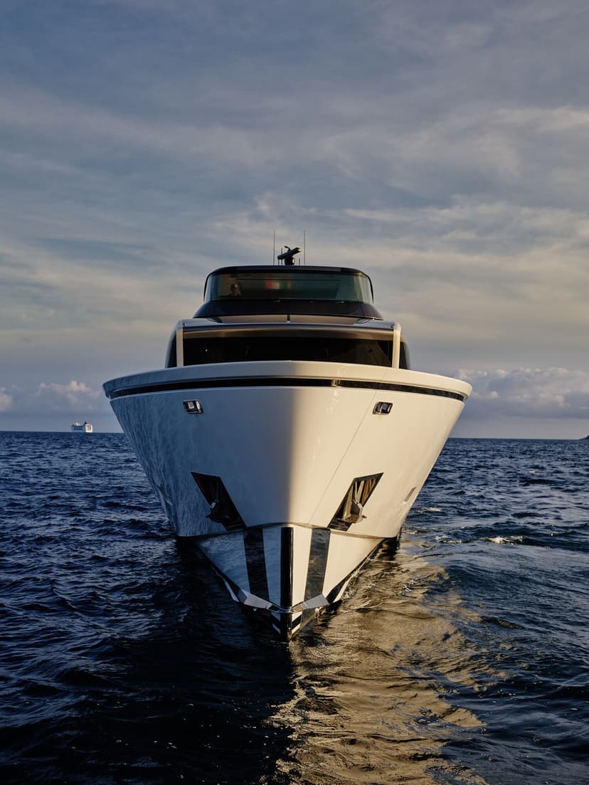 Sanlorenzo SX88 LUAR